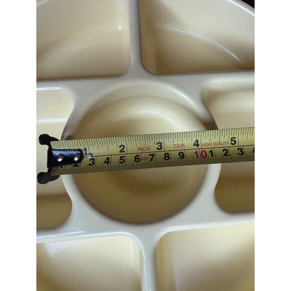 Vintage Rubbermaid Servin Saver 7 Section Container w/ Lid Almond 12” Model 0259 - Picture 12 of 13